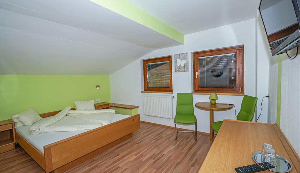 Haus Stampfer Hotel Weissensee Room photo